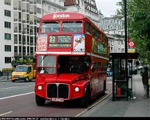 London_General_RML_2576_Piccadilly_London_2004-05-24