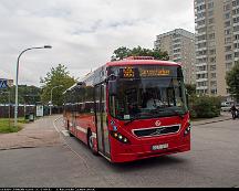 Arriva_8014_Ulriksdals_station_2012-08-21