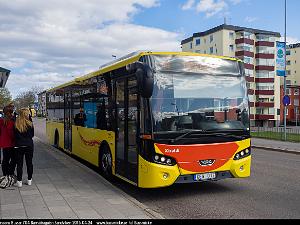 700