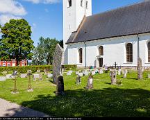 Runsten_Hs_10_Halsingtuna_kyrka_2010-07-14