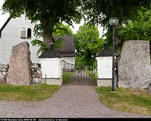 Runsten_U_847-U_846_Vasterakers_kyrka_2008-06-12b