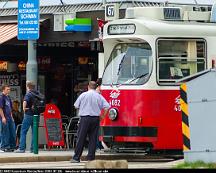 Wiener_Linien_E2_4082_Kurzentrum_Oberlaa_Wien_2005-07-25b