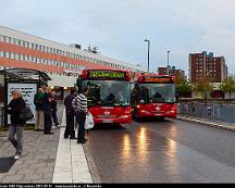 Nobina_0128-Keolis_5583_Fittja_centrum_2011-09-13