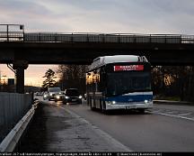 Svealandstrafiken_317_vid_Hammarbyrampen_Kopingsvagen_Vasteras_2021-11-19