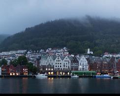 Strandkaien-Bryggen_Bergen_2019-05-22a-Pano